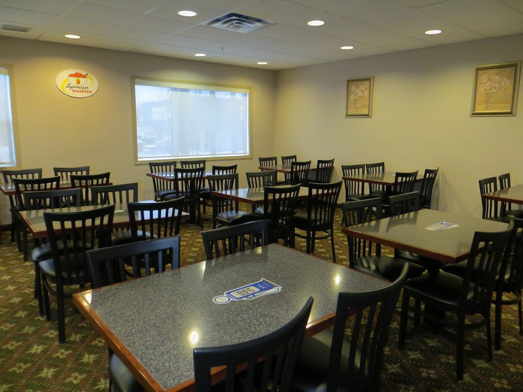 Super 8 By Wyndham Red Deer City Centre Exterior foto